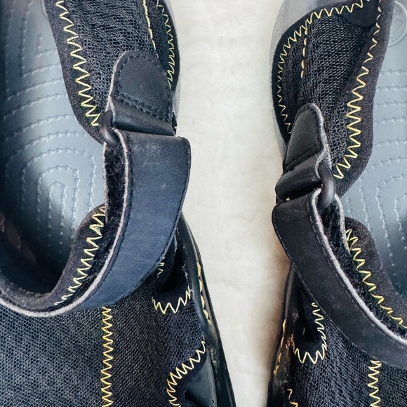 CROCS Men's Black and Yellow Swim Shoes - Picture 3 of 5